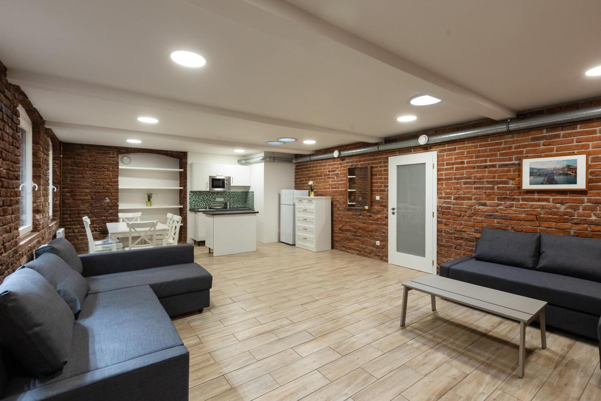 Spacious Apartment In Quiet Courtyard Near Charles Bridge Prague Extérieur photo